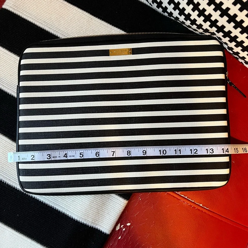 KateSpade NewYork Zip Sleeve for Microsoft Surface Pro3and SurfacePro4BlackCream